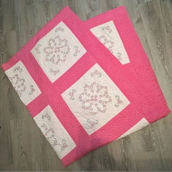 Floral Pink White Quilt Floral Embroidered Cross Stitch Handmade 12 Square 74x92 - Picture 1 of 11